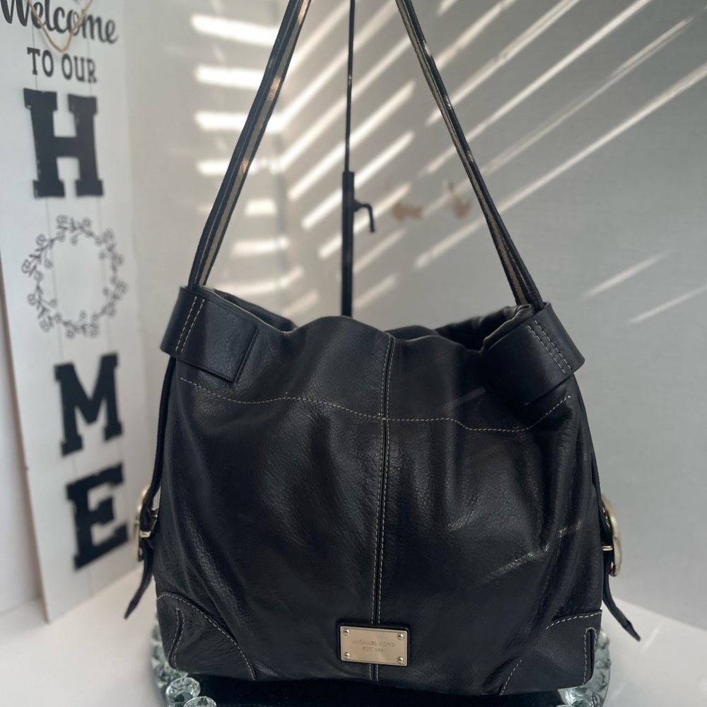 Micheal Kors Black Leather Shoulder Bag